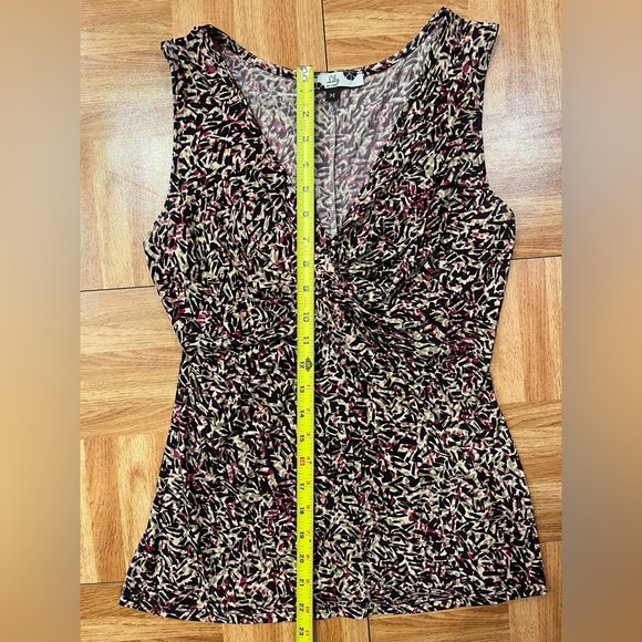 Lily brand size MEDIUM Sleeveless, 96% Polyester 4% Spandex, Gathered Front - Picture 6 of 6